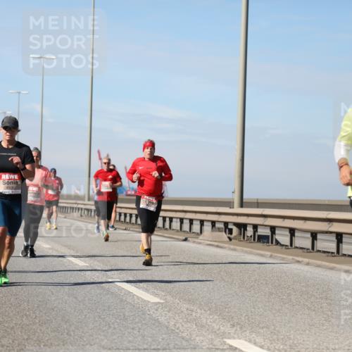03.10.2025 - Köhlbrandbrückenlauf Yannick Fuchs http://msf.ph/oto/9192003 03.10.2025 11:52:58 Position 3 4325, 6379 meine-sportfotos.de
