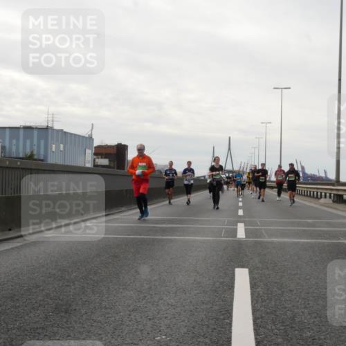 03.10.2025 - Köhlbrandbrückenlauf Matties Gatica Varas http://msf.ph/oto/9192017 03.10.2025 16:08:48 Position 3  meine-sportfotos.de