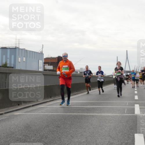 03.10.2025 - Köhlbrandbrückenlauf Matties Gatica Varas http://msf.ph/oto/9192019 03.10.2025 16:08:49 Position 3  meine-sportfotos.de