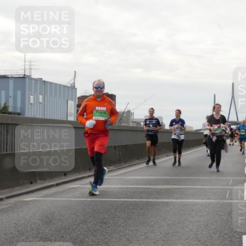 03.10.2025 - Köhlbrandbrückenlauf Matties Gatica Varas http://msf.ph/oto/9192021 03.10.2025 16:08:49 Position 3 7979 meine-sportfotos.de
