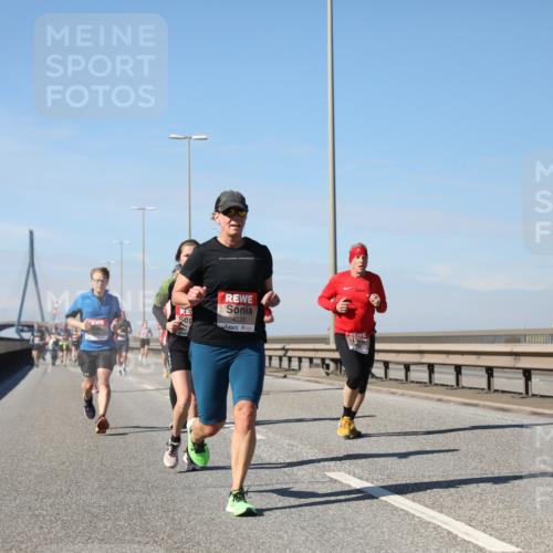 03.10.2025 - Köhlbrandbrückenlauf Yannick Fuchs http://msf.ph/oto/9192022 03.10.2025 11:53:00 Position 3 4325 meine-sportfotos.de