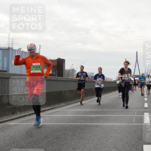 03.10.2025 - Köhlbrandbrückenlauf Matties Gatica Varas http://msf.ph/oto/9192024 03.10.2025 16:08:50 Position 3 7979 meine-sportfotos.de