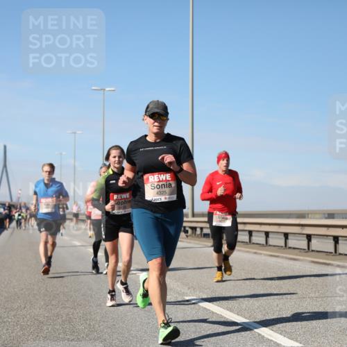03.10.2025 - Köhlbrandbrückenlauf Yannick Fuchs http://msf.ph/oto/9192029 03.10.2025 11:53:00 Position 3 4325, 3272 meine-sportfotos.de