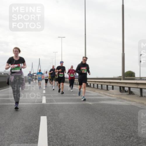 03.10.2025 - Köhlbrandbrückenlauf Matties Gatica Varas http://msf.ph/oto/9192037 03.10.2025 16:08:53 Position 3  meine-sportfotos.de