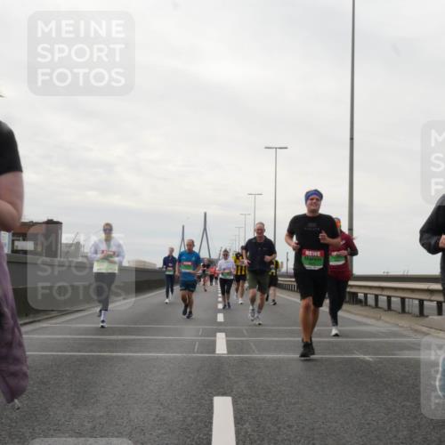 03.10.2025 - Köhlbrandbrückenlauf Matties Gatica Varas http://msf.ph/oto/9192039 03.10.2025 16:08:54 Position 3 195, 6311, 9531 meine-sportfotos.de