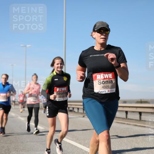 03.10.2025 - Köhlbrandbrückenlauf Yannick Fuchs http://msf.ph/oto/9192040 03.10.2025 11:53:01 Position 3 6438, 4325 meine-sportfotos.de