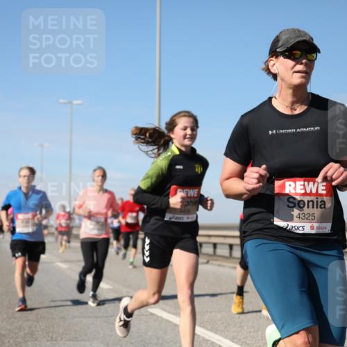 03.10.2025 - Köhlbrandbrückenlauf Yannick Fuchs http://msf.ph/oto/9192043 03.10.2025 11:53:01 Position 3 6438, 4325 meine-sportfotos.de