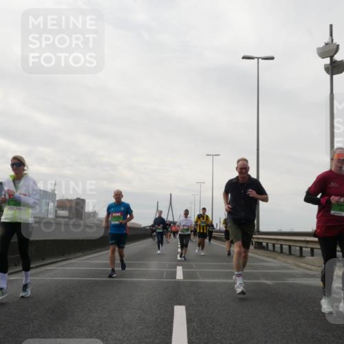 03.10.2025 - Köhlbrandbrückenlauf Matties Gatica Varas http://msf.ph/oto/9192051 03.10.2025 16:08:57 Position 3  meine-sportfotos.de