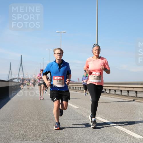 03.10.2025 - Köhlbrandbrückenlauf Yannick Fuchs http://msf.ph/oto/9192052 03.10.2025 11:53:02 Position 3 4998, 4933 meine-sportfotos.de
