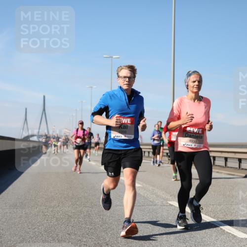 03.10.2025 - Köhlbrandbrückenlauf Yannick Fuchs http://msf.ph/oto/9192056 03.10.2025 11:53:02 Position 3 4998, 4933 meine-sportfotos.de