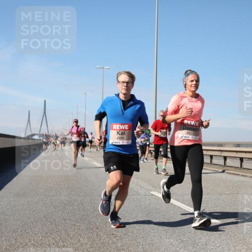 03.10.2025 - Köhlbrandbrückenlauf Yannick Fuchs http://msf.ph/oto/9192058 03.10.2025 11:53:02 Position 3 4998, 4933 meine-sportfotos.de