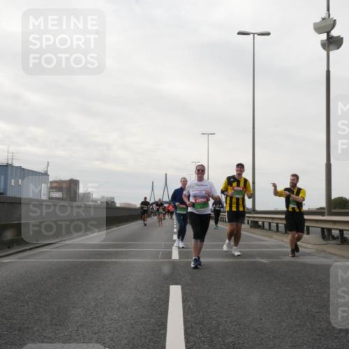 03.10.2025 - Köhlbrandbrückenlauf Matties Gatica Varas http://msf.ph/oto/9192062 03.10.2025 16:09:00 Position 3  meine-sportfotos.de