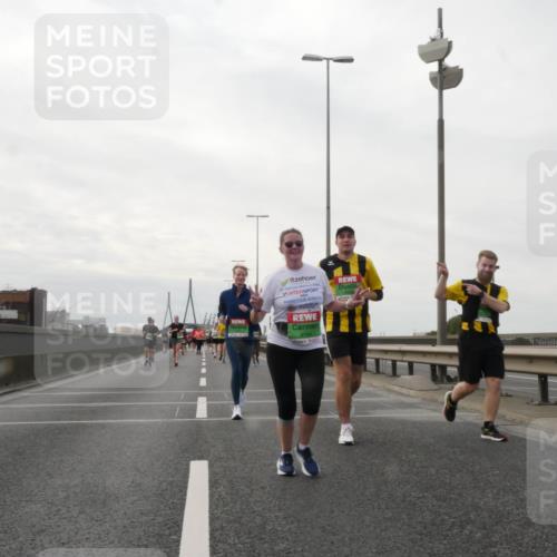 03.10.2025 - Köhlbrandbrückenlauf Matties Gatica Varas http://msf.ph/oto/9192067 03.10.2025 16:09:01 Position 3 9194 meine-sportfotos.de