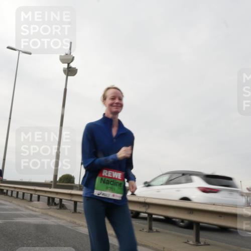 03.10.2025 - Köhlbrandbrückenlauf Matties Gatica Varas http://msf.ph/oto/9192080 03.10.2025 16:09:03 Position 3 8251 meine-sportfotos.de