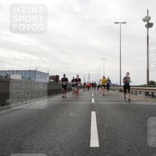 03.10.2025 - Köhlbrandbrückenlauf Matties Gatica Varas http://msf.ph/oto/9192084 03.10.2025 16:09:07 Position 3  meine-sportfotos.de