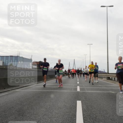 03.10.2025 - Köhlbrandbrückenlauf Matties Gatica Varas http://msf.ph/oto/9192086 03.10.2025 16:09:07 Position 3  meine-sportfotos.de