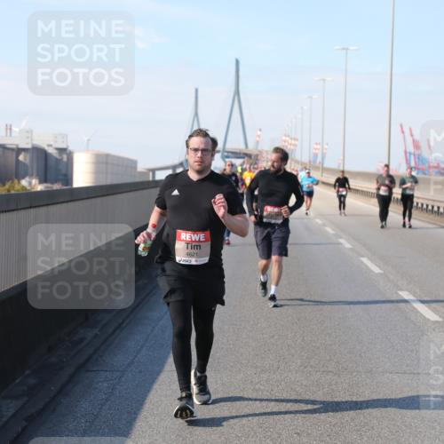 03.10.2025 - Köhlbrandbrückenlauf Yannick Fuchs http://msf.ph/oto/9192089 03.10.2025 12:13:21 Position 3 4621 meine-sportfotos.de