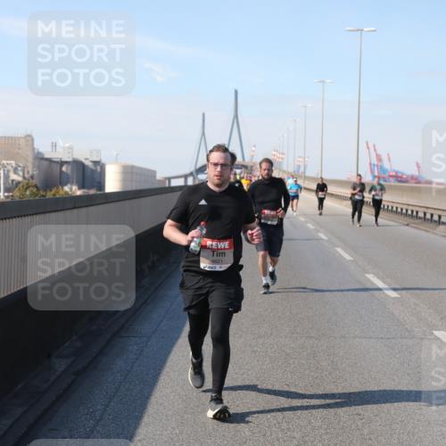 03.10.2025 - Köhlbrandbrückenlauf Yannick Fuchs http://msf.ph/oto/9192096 03.10.2025 12:13:22 Position 3 4621 meine-sportfotos.de