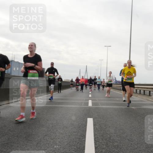 03.10.2025 - Köhlbrandbrückenlauf Matties Gatica Varas http://msf.ph/oto/9192097 03.10.2025 16:09:09 Position 3  meine-sportfotos.de