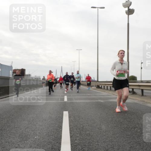 03.10.2025 - Köhlbrandbrückenlauf Matties Gatica Varas http://msf.ph/oto/9192114 03.10.2025 16:09:13 Position 3  meine-sportfotos.de