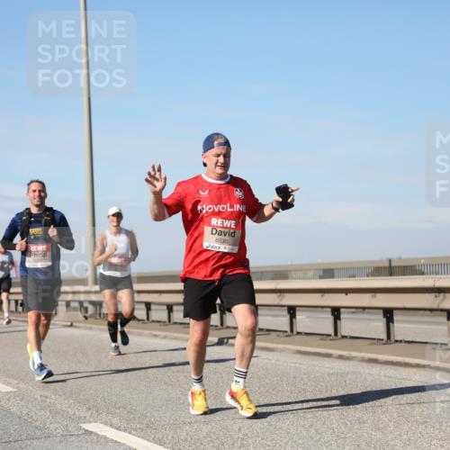 03.10.2025 - Köhlbrandbrückenlauf Yannick Fuchs http://msf.ph/oto/9192121 03.10.2025 11:53:07 Position 3 6530 meine-sportfotos.de