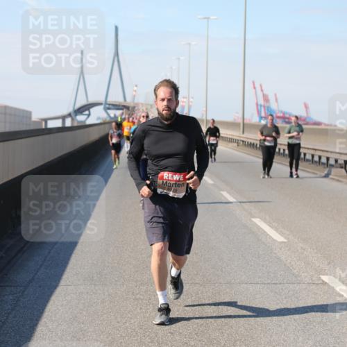 03.10.2025 - Köhlbrandbrückenlauf Yannick Fuchs http://msf.ph/oto/9192123 03.10.2025 12:13:24 Position 3 5139 meine-sportfotos.de