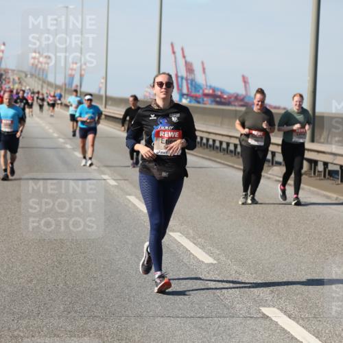 03.10.2025 - Köhlbrandbrückenlauf Yannick Fuchs http://msf.ph/oto/9192132 03.10.2025 12:13:27 Position 3  meine-sportfotos.de
