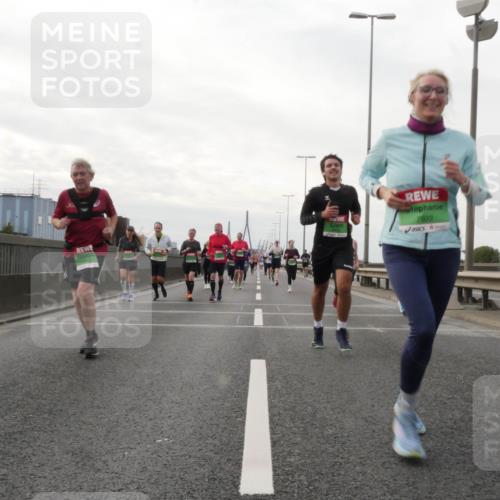 03.10.2025 - Köhlbrandbrückenlauf Matties Gatica Varas http://msf.ph/oto/9192134 03.10.2025 16:09:17 Position 3 7922 meine-sportfotos.de