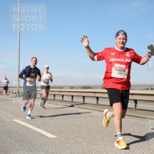 03.10.2025 - Köhlbrandbrückenlauf Yannick Fuchs http://msf.ph/oto/9192139 03.10.2025 11:53:08 Position 3 6530 meine-sportfotos.de
