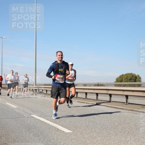 03.10.2025 - Köhlbrandbrückenlauf Yannick Fuchs http://msf.ph/oto/9192142 03.10.2025 11:53:09 Position 3 5218 meine-sportfotos.de