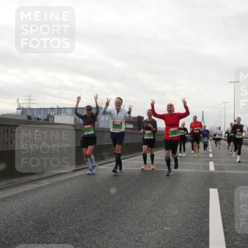 03.10.2025 - Köhlbrandbrückenlauf Matties Gatica Varas http://msf.ph/oto/9192146 03.10.2025 16:09:19 Position 3  meine-sportfotos.de
