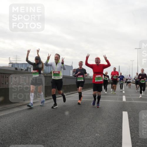 03.10.2025 - Köhlbrandbrückenlauf Matties Gatica Varas http://msf.ph/oto/9192147 03.10.2025 16:09:20 Position 3  meine-sportfotos.de