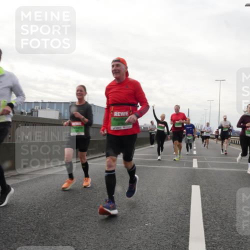 03.10.2025 - Köhlbrandbrückenlauf Matties Gatica Varas http://msf.ph/oto/9192151 03.10.2025 16:09:21 Position 3  meine-sportfotos.de