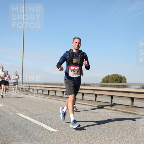 03.10.2025 - Köhlbrandbrückenlauf Yannick Fuchs http://msf.ph/oto/9192152 03.10.2025 11:53:09 Position 3 5218 meine-sportfotos.de