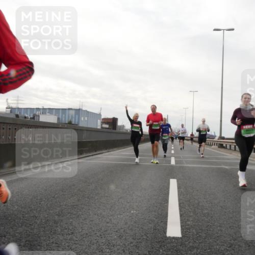 03.10.2025 - Köhlbrandbrückenlauf Matties Gatica Varas http://msf.ph/oto/9192155 03.10.2025 16:09:22 Position 3  meine-sportfotos.de