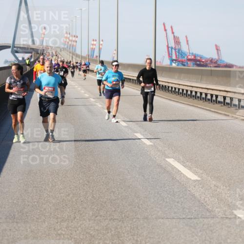 03.10.2025 - Köhlbrandbrückenlauf Yannick Fuchs http://msf.ph/oto/9192159 03.10.2025 12:13:30 Position 3  meine-sportfotos.de