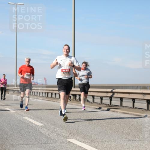 03.10.2025 - Köhlbrandbrückenlauf Yannick Fuchs http://msf.ph/oto/9192166 03.10.2025 11:53:10 Position 3 590 meine-sportfotos.de