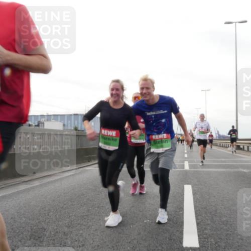 03.10.2025 - Köhlbrandbrückenlauf Matties Gatica Varas http://msf.ph/oto/9192169 03.10.2025 16:09:25 Position 3 8402 meine-sportfotos.de