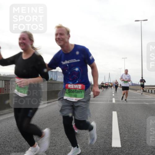 03.10.2025 - Köhlbrandbrückenlauf Matties Gatica Varas http://msf.ph/oto/9192171 03.10.2025 16:09:25 Position 3 7183 meine-sportfotos.de