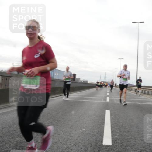 03.10.2025 - Köhlbrandbrückenlauf Matties Gatica Varas http://msf.ph/oto/9192173 03.10.2025 16:09:25 Position 3  meine-sportfotos.de