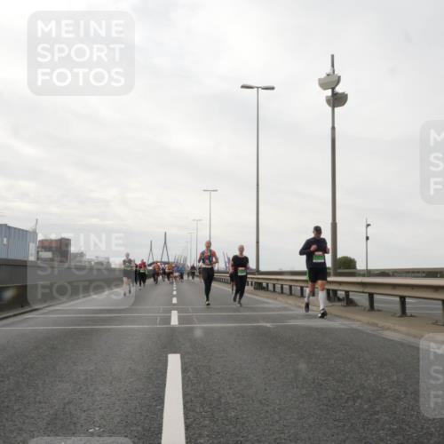 03.10.2025 - Köhlbrandbrückenlauf Matties Gatica Varas http://msf.ph/oto/9192176 03.10.2025 16:09:28 Position 3  meine-sportfotos.de