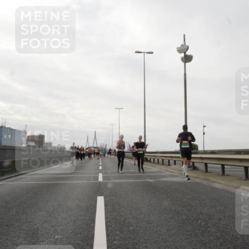 03.10.2025 - Köhlbrandbrückenlauf Matties Gatica Varas http://msf.ph/oto/9192177 03.10.2025 16:09:28 Position 3  meine-sportfotos.de