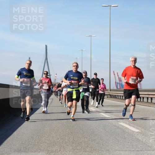 03.10.2025 - Köhlbrandbrückenlauf Yannick Fuchs http://msf.ph/oto/9192181 03.10.2025 11:53:11 Position 3  meine-sportfotos.de