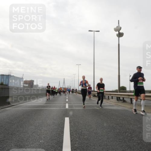 03.10.2025 - Köhlbrandbrückenlauf Matties Gatica Varas http://msf.ph/oto/9192182 03.10.2025 16:09:29 Position 3  meine-sportfotos.de
