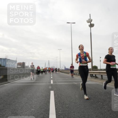 03.10.2025 - Köhlbrandbrückenlauf Matties Gatica Varas http://msf.ph/oto/9192188 03.10.2025 16:09:31 Position 3  meine-sportfotos.de