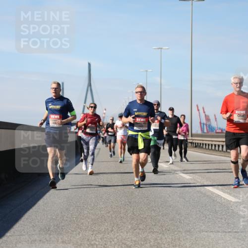 03.10.2025 - Köhlbrandbrückenlauf Yannick Fuchs http://msf.ph/oto/9192190 03.10.2025 11:53:11 Position 3 4176 meine-sportfotos.de