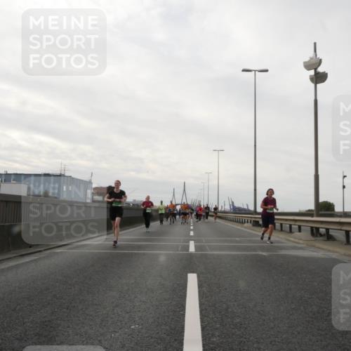 03.10.2025 - Köhlbrandbrückenlauf Matties Gatica Varas http://msf.ph/oto/9192192 03.10.2025 16:09:32 Position 3  meine-sportfotos.de