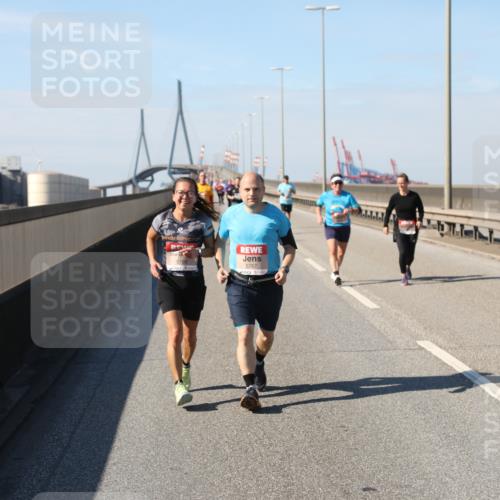 03.10.2025 - Köhlbrandbrückenlauf Yannick Fuchs http://msf.ph/oto/9192193 03.10.2025 12:13:35 Position 3 5767 meine-sportfotos.de