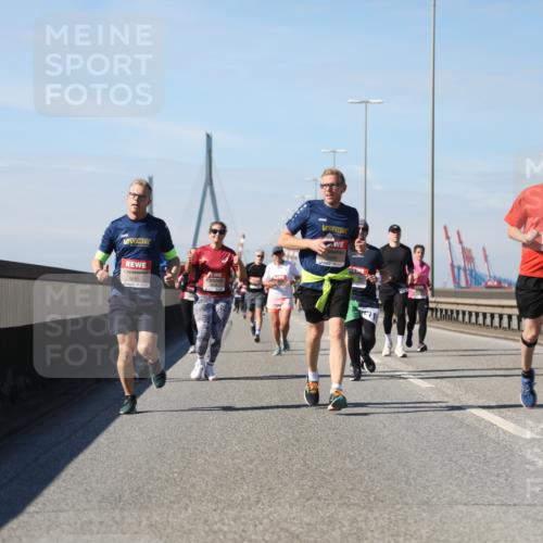 03.10.2025 - Köhlbrandbrückenlauf Yannick Fuchs http://msf.ph/oto/9192194 03.10.2025 11:53:12 Position 3 6685 meine-sportfotos.de