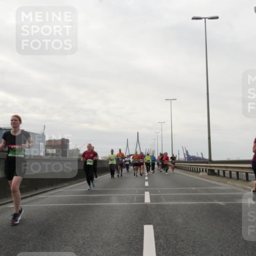 03.10.2025 - Köhlbrandbrückenlauf Matties Gatica Varas http://msf.ph/oto/9192199 03.10.2025 16:09:33 Position 3  meine-sportfotos.de